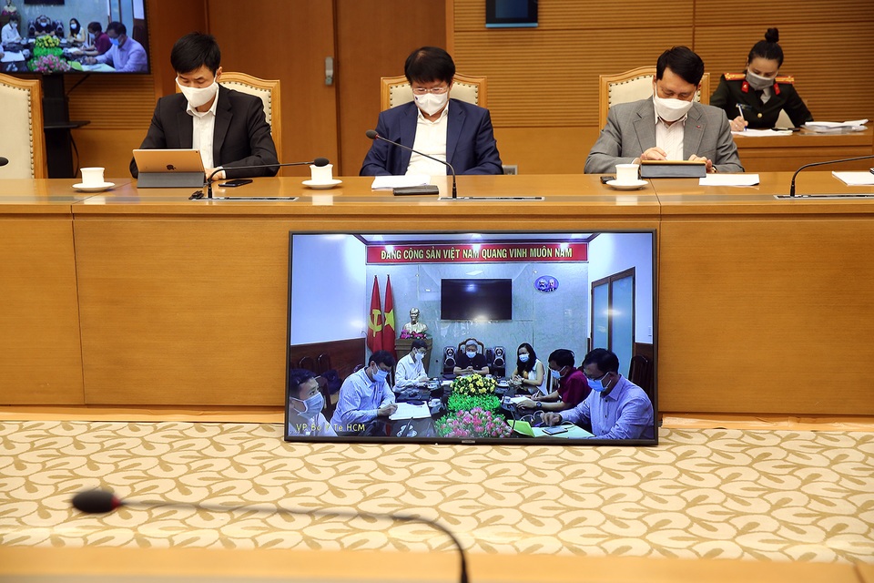 Chúng ta đã giữ được cái Tết an lành trong điều kiện bình thường mới - 2 Chúng ta đã giữ được cái Tết an lành trong điều kiện bình thường mới - 2
