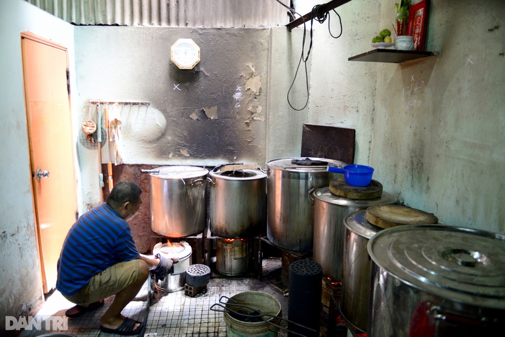 Gia đình người Hoa ở Sài Gòn gói 10.000 bánh bá trạng bán dịp Tết Đoan Ngọ - 9 Gia đình người Hoa ở Sài Gòn gói 10.000 bánh bá trạng bán dịp Tết Đoan Ngọ - 9
