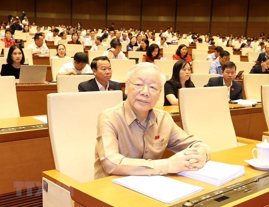 Đại biểu chất vấn đạo đức lực lượng thanh tra: Chân mình còn lấm bê bê... - 1 Đại biểu chất vấn đạo đức lực lượng thanh tra: Chân mình còn lấm bê bê... - 1