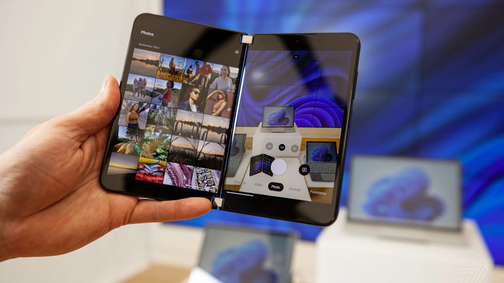 Cận cảnh Surface Duo 2 - Smartphone 2 màn hình giá 1.500 USD của Microsoft - 6 Cận cảnh Surface Duo 2 - Smartphone 2 màn hình giá 1.500 USD của Microsoft - 6
