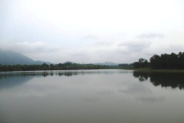 Trưởng Công an xã tử vong dưới hồ nước