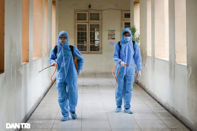 Các trường ở Hà Nội dọn dẹp vệ sinh, sẵn sàng đón học sinh đi học trở lại - 10 Các trường ở Hà Nội dọn dẹp vệ sinh, sẵn sàng đón học sinh đi học trở lại - 10
