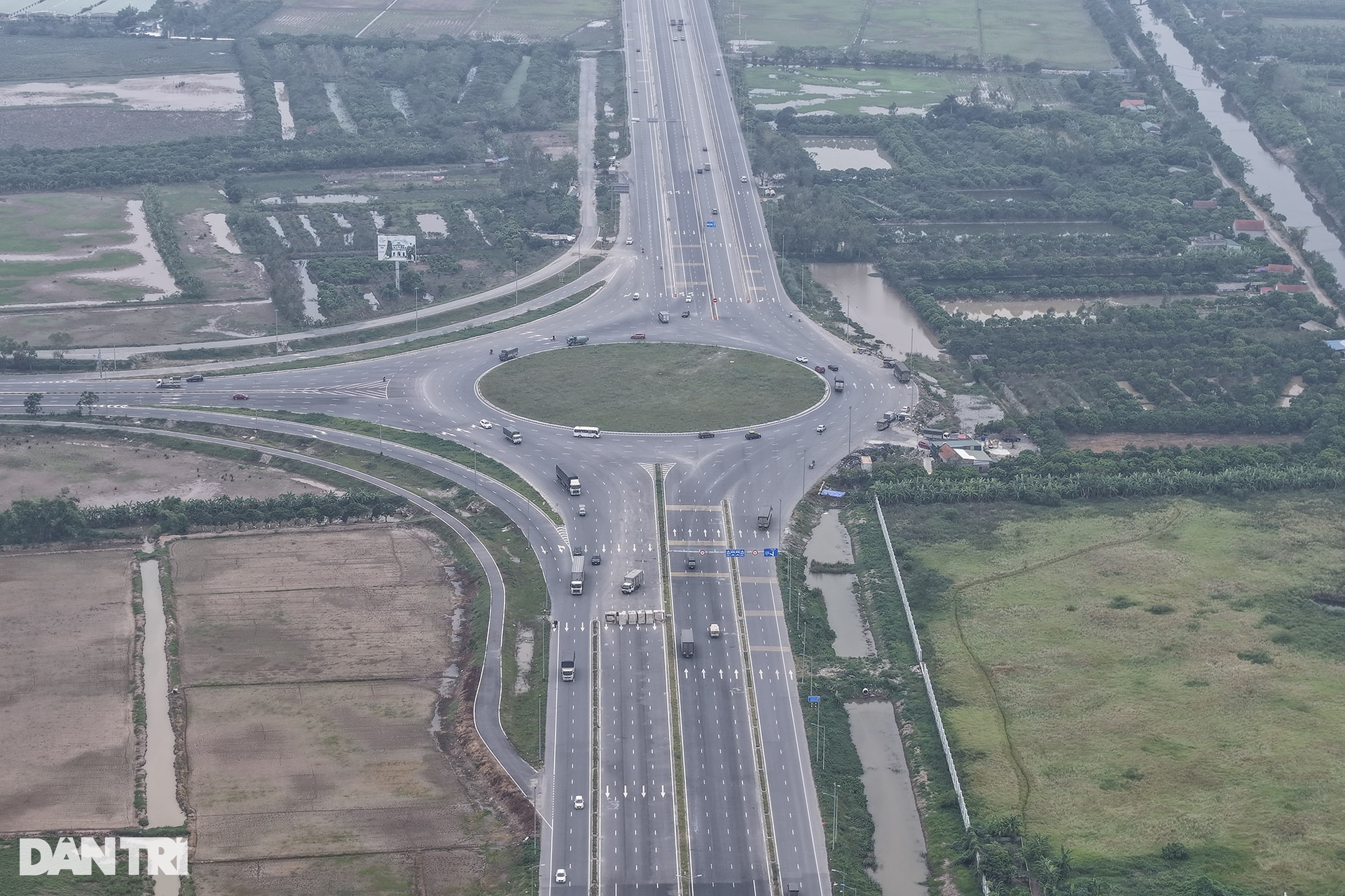 Đường liên tỉnh Hà Nội - Hưng Yên dần hoàn thiện, hiện ra rõ nét - 10 Đường liên tỉnh Hà Nội - Hưng Yên dần hoàn thiện, hiện ra rõ nét - 10