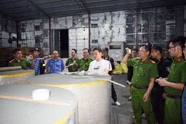 Đường dây xuất lậu hàng nghìn tấn quặng được bóc gỡ như thế nào?