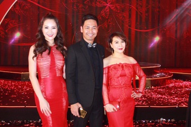 Các sao “thi nhau” diện đầm của NTK Tuyết Lê tỏa sáng tại sự kiện lớn