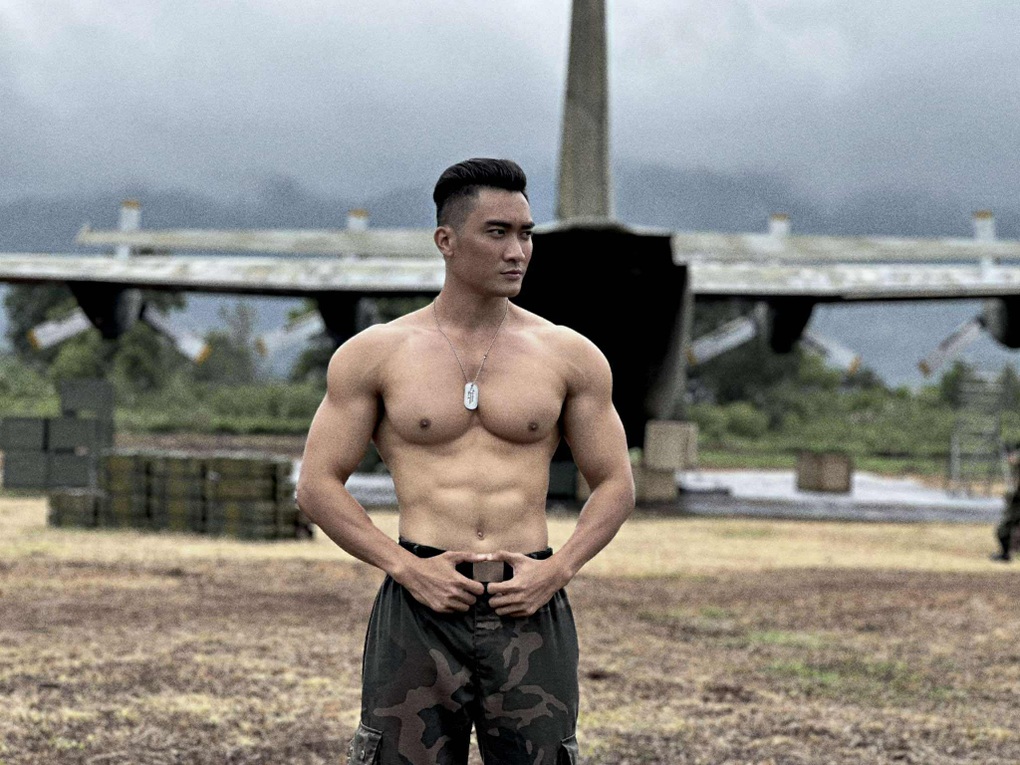 Tài tử Việt sáu múi đóng cảnh tắm, được bạn diễn nữ khen như phim Hàn - 2 Tài tử Việt sáu múi đóng cảnh tắm, được bạn diễn nữ khen như phim Hàn - 2