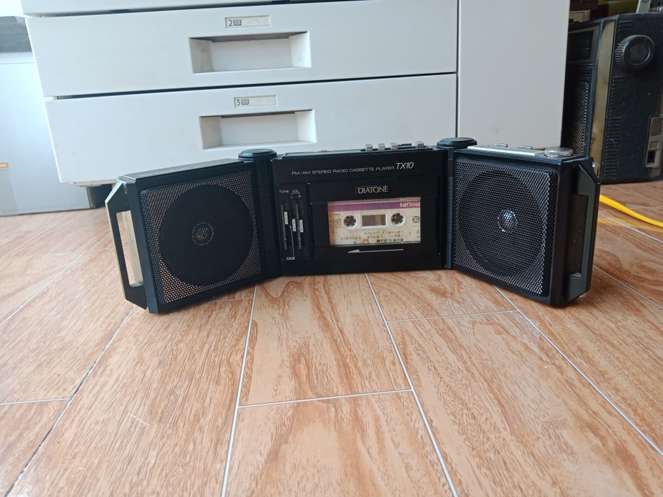 Bộ sưu tập cassette cũ trị giá gần 300 triệu đồng của tay chơi Hà Nam - 13 Bộ sưu tập cassette cũ trị giá gần 300 triệu đồng của tay chơi Hà Nam - 13