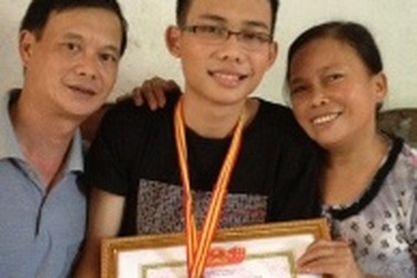 Cậu học trò miền sơn cước đỗ điểm cao 2 trường Y