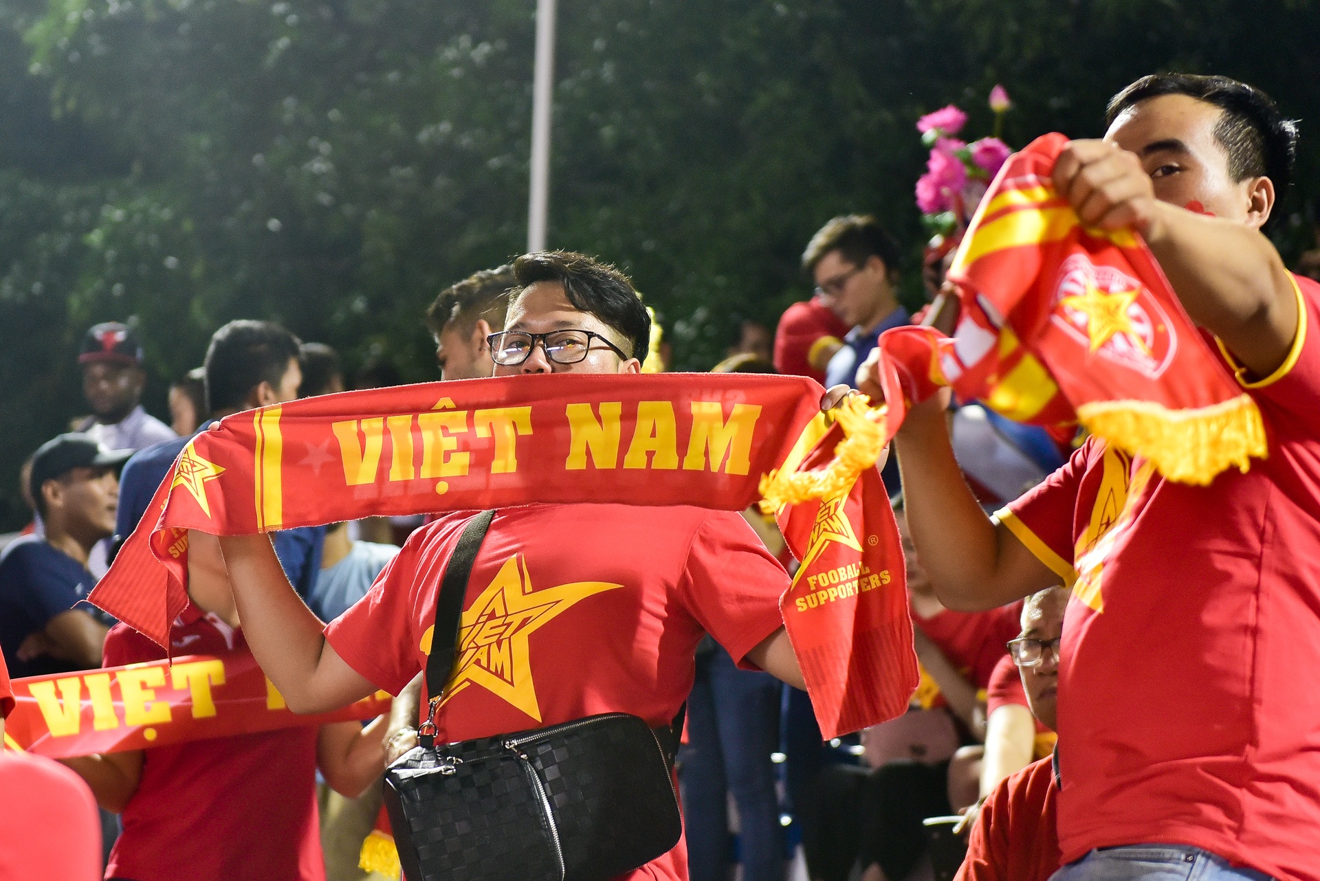 CĐV Việt Nam muốn biến sân Rizal Memorial thành Mỹ Đình - 8 CĐV Việt Nam muốn biến sân Rizal Memorial thành Mỹ Đình - 8