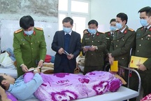 Khởi tố đối tượng chém bạn nhậu rồi đâm Thiếu úy công an bị thương