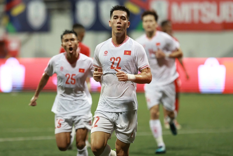 HLV Hoàng Anh Tuấn: Tuyển Singapore rất nguy hiểm khi ở thế chân tường - 6