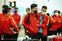 Đội tuyển Việt Nam không kịp ăn tối, ra sân bay đi Indonesia