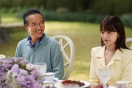 Lén cất ảnh con dâu trong ví, bố chồng nói sự thật khiến tôi xấu hổ