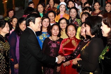 Chủ tịch nước tiếp Đoàn nữ đại biểu Quốc hội VN