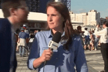 Nữ phóng viên World Cup “dạy bài học” cho người đàn ông định sàm sỡ