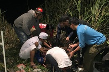 Vụ xe lao xuống vực: Chuyện nửa đêm xuống vực cõng nạn nhân đi cấp cứu