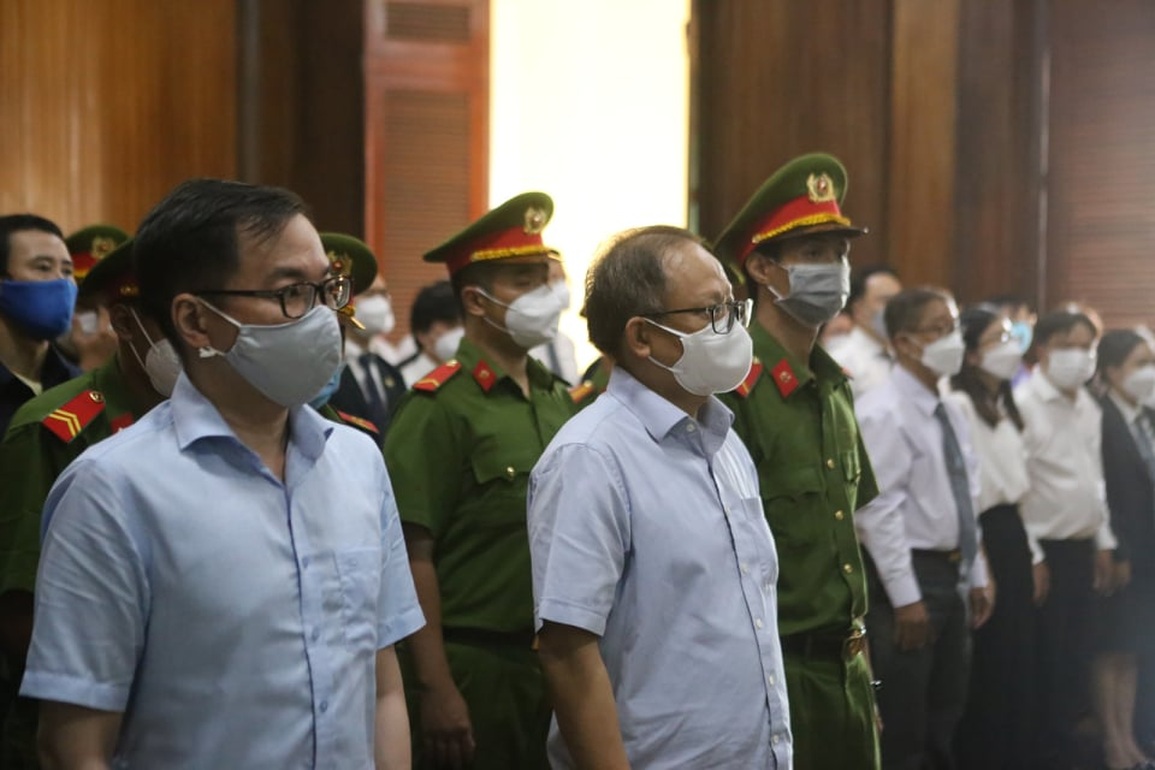 Vụ bán cổ phần Nguyễn Kim: Tề Trí Dũng bị khởi tố mới biết mình làm sai? - 2 Vụ bán cổ phần Nguyễn Kim: Tề Trí Dũng bị khởi tố mới biết mình làm sai? - 2