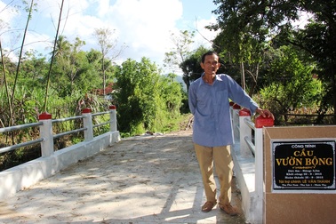 Cả đời tích cóp được 100 triệu, đem hiến hết để xây cầu