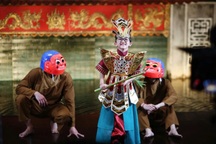 "Em bé chất" Xệ Xệ ra mắt  MV kết hợp rap và múa rối nước