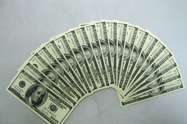 Chặn đứng vụ vận chuyển ngoại tệ trái phép tại sân bay Tân Sơn Nhất 