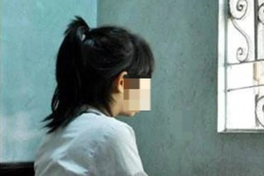 Nữ sinh lớp 8 mang song thai vì bị hàng xóm xâm hại
