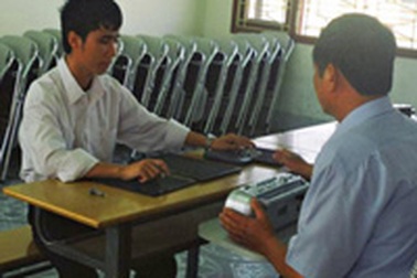 Buổi thi đầu tiên với Nguyễn Văn Ất ở phòng thi đặc biệt 