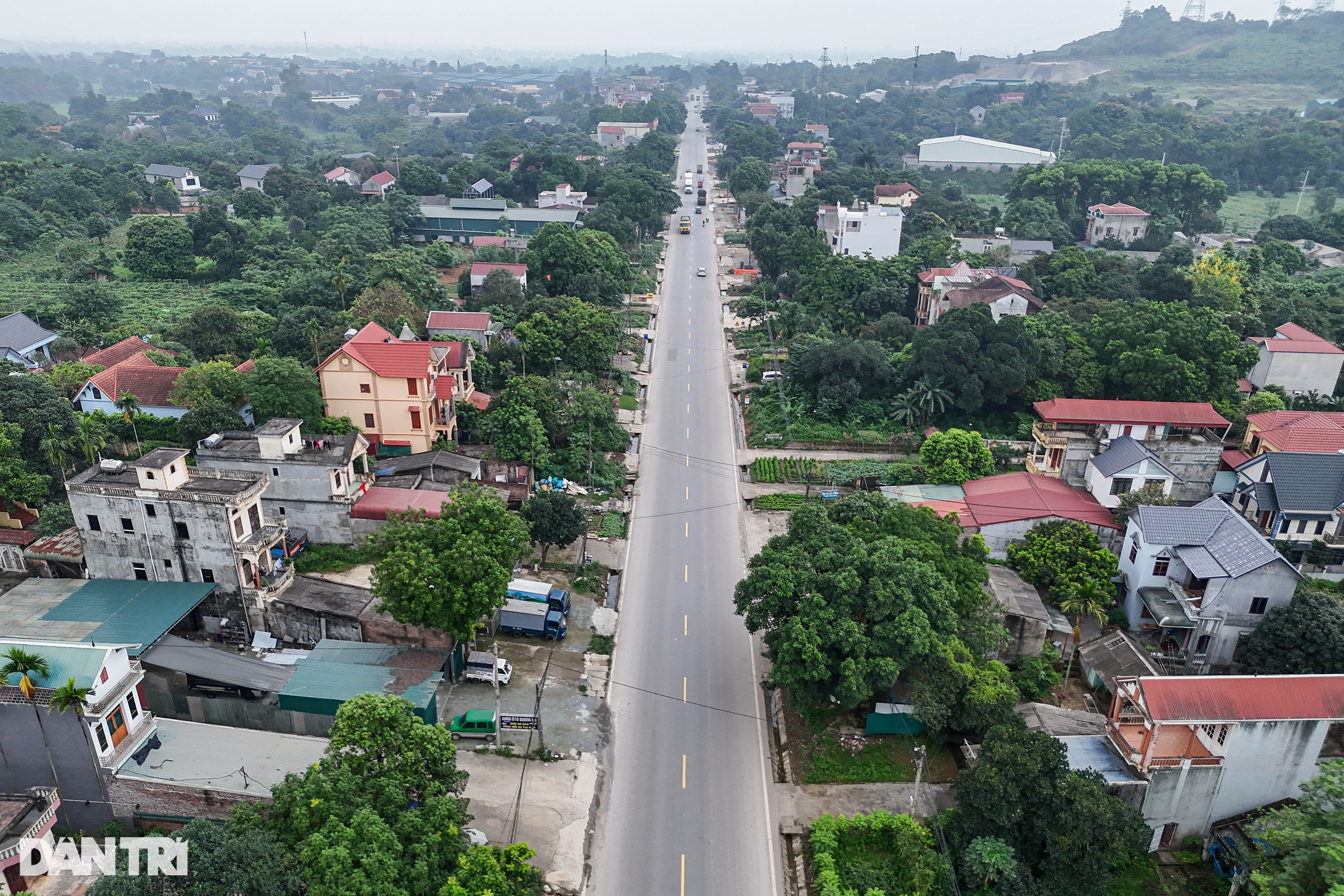 View - Hiện trạng tuyến đường dài hơn 25km, đề xuất chi gần 19.000 tỷ để nâng cấp | Báo Dân trí