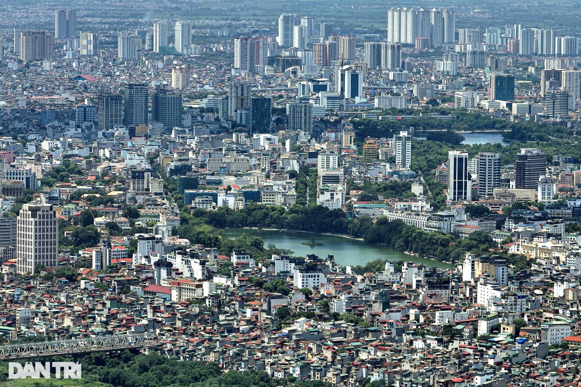 Hà Nội trùng điệp cao ốc sau 15 năm mở rộng địa giới hành chính - 1 Hà Nội trùng điệp cao ốc sau 15 năm mở rộng địa giới hành chính - 1