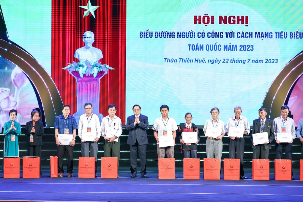Thủ tướng: Chăm lo người có công với trách nhiệm lớn, nghĩa tình sâu nặng - 5 Thủ tướng: Chăm lo người có công với trách nhiệm lớn, nghĩa tình sâu nặng - 5