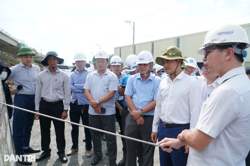 Phó chủ tịch TPHCM Bùi Xuân Cường yêu cầu đẩy nhanh tiến độ Vành đai 3