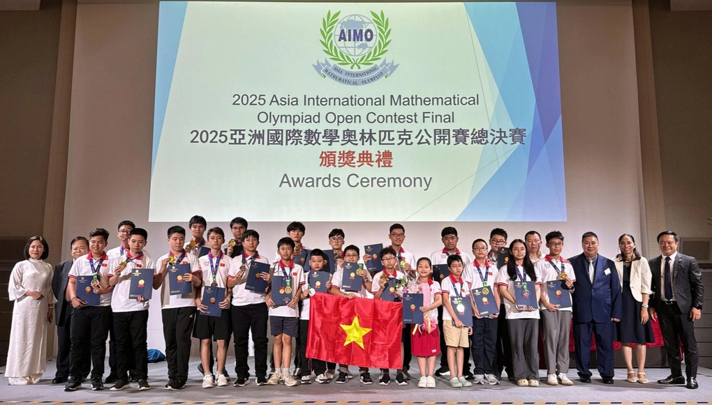 2025년 아시아 수학올림피아드 메달리스트 22명을 기리며 - 1 Vinh danh 22 thí sinh đoạt huy chương ở Đấu trường toán học Châu Á 2025 - 1