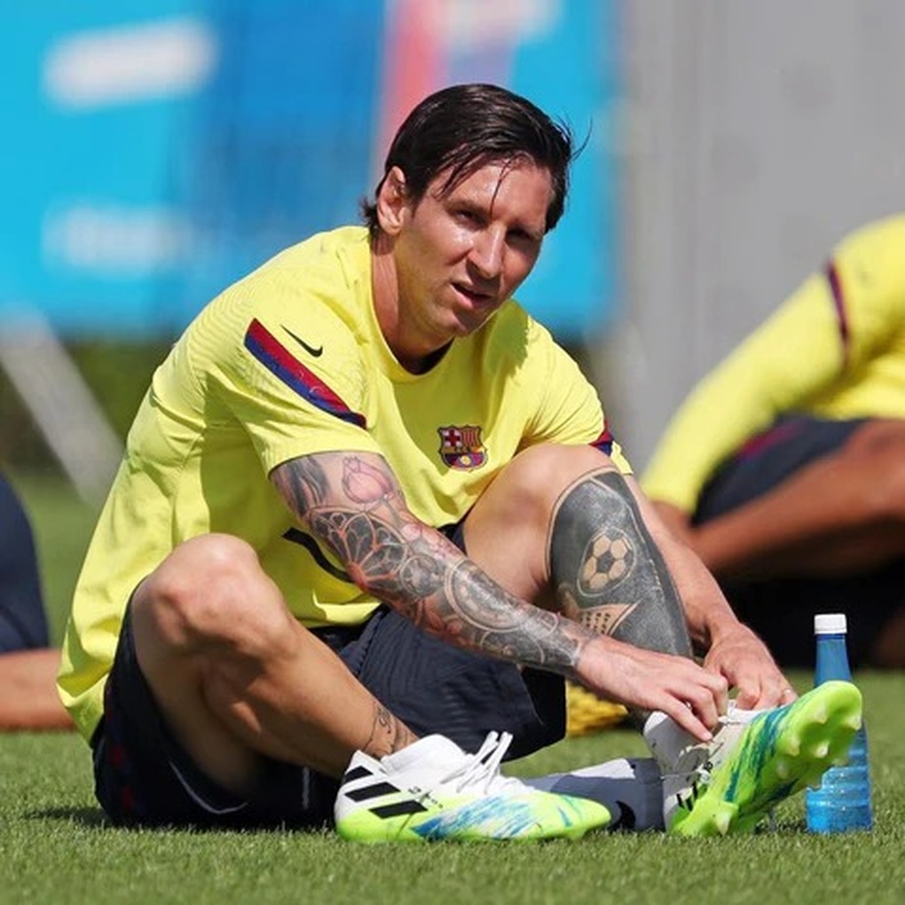 Giải mã hình xăm bông sen trên cánh tay Lionel Messi - 13 Giải mã hình xăm bông sen trên cánh tay Lionel Messi - 13