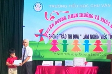 Nhặt được 50 triệu đồng, học sinh lớp 4 trả lại cho “khổ chủ”