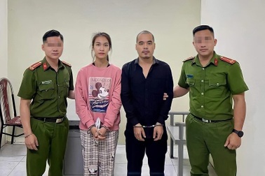 Cho hàng nghìn người vay nặng lãi, giấu tang vật trong... cặp sách của con