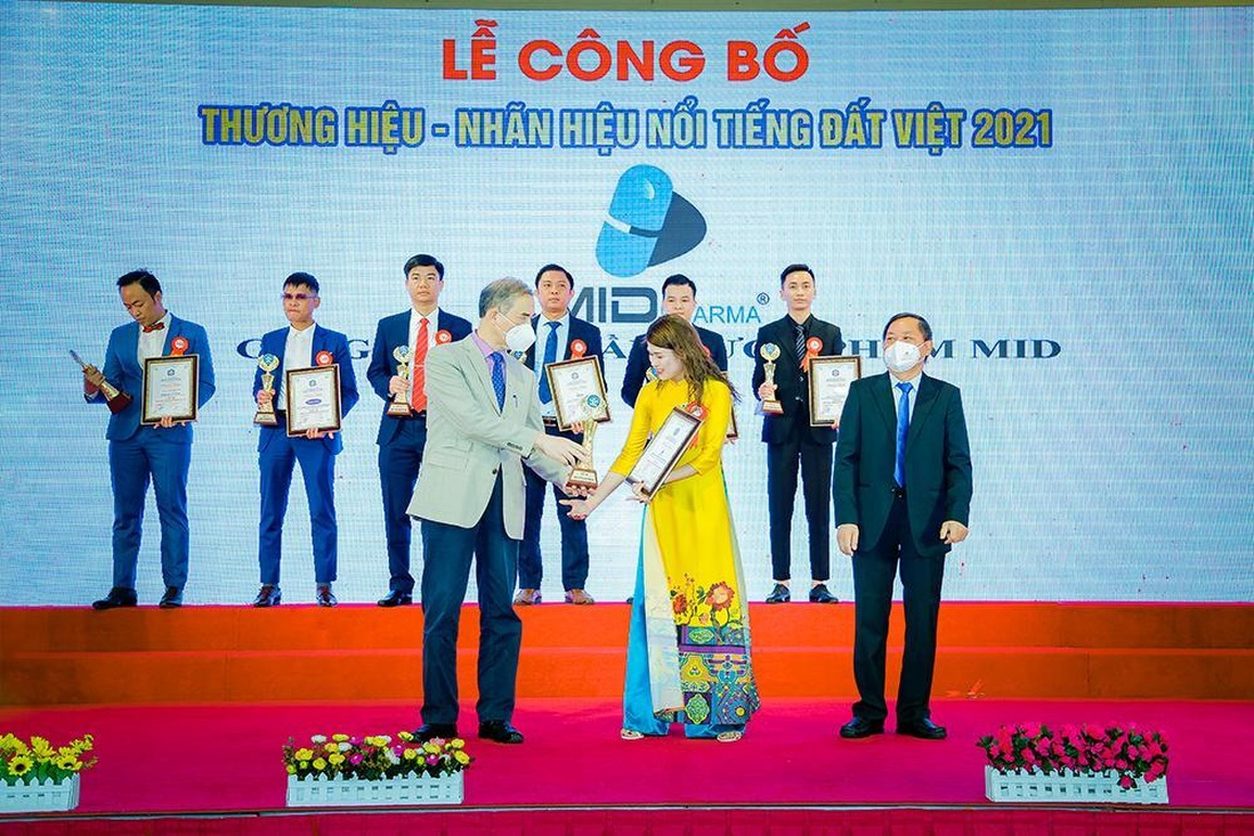 Midkid được vinh danh Top 10 Thương hiệu - nhãn hiệu nổi tiếng đất Việt năm 2021 - 2 Midkid được vinh danh Top 10 Thương hiệu - nhãn hiệu nổi tiếng đất Việt năm 2021 - 2