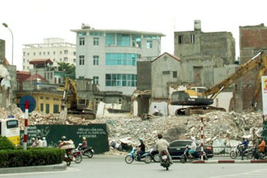 Cưỡng chế giải phóng mặt bằng nút Ô Chợ Dừa - Hoàng Cầu