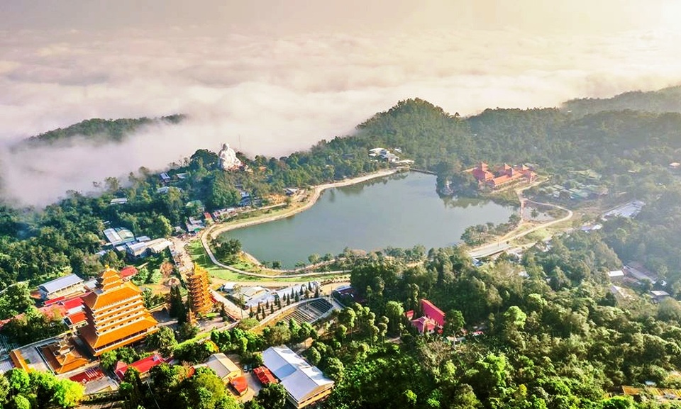 Khu Du lịch Núi Cấm tạm ngừng đón khách - 1 Khu Du lịch Núi Cấm tạm ngừng đón khách - 1