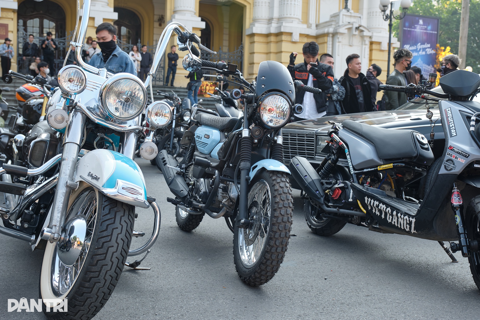 Motociclistas de Hanói se reúnem nas ruas para dar as boas-vindas ao Ano do Dragão - 8 Người chơi mô-tô tại Hà Nội xuống phố tụ họp chào xuân Giáp Thìn - 8