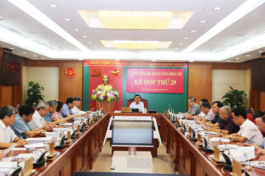 6 tháng, 12 tổ chức đảng và 25 đảng viên bị Ủy ban Kiểm tra Trung ương kỷ luật - 1 6 tháng, 12 tổ chức đảng và 25 đảng viên bị Ủy ban Kiểm tra Trung ương kỷ luật - 1