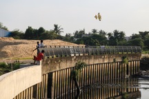 Dự án "hồi sinh" tuyến kênh dài nhất TPHCM đã có dãy lan can đầu tiên