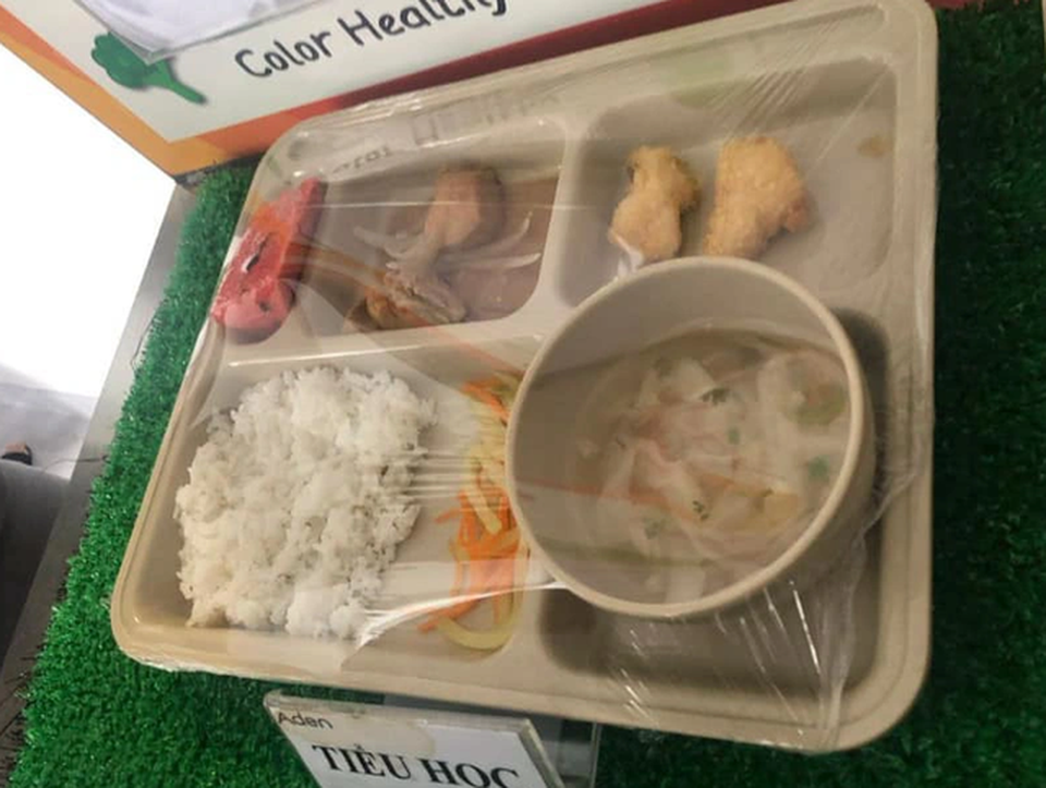 Lùm xùm những bữa ăn mang nặng… “tủi hờn” ở trường học năm 2019 - 2 Lùm xùm những bữa ăn mang nặng… “tủi hờn” ở trường học năm 2019 - 2