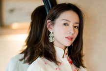 "Chúc Anh Đài" Đổng Khiết khoe con trai điển trai, tuấn tú