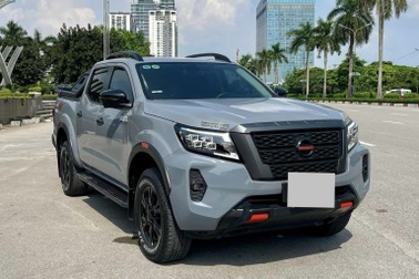 Nissan Navara đi 2 năm "lỗ" 300 triệu đồng, mất giá hơn Ford Ranger