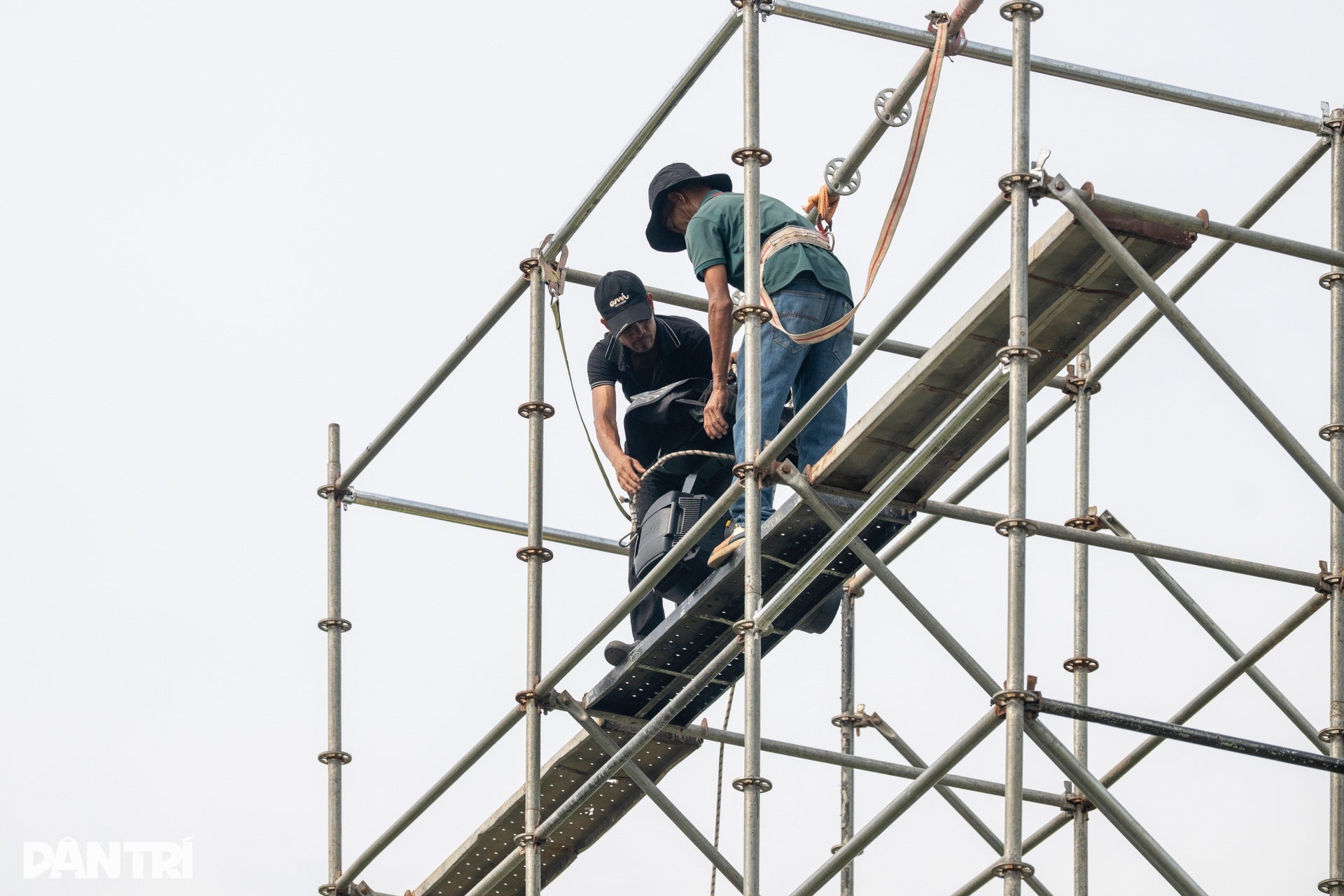 Lộ diện khán đài 30.000 chỗ phục vụ đại lễ A80 trên Quảng trường Ba Đình - 12 Lộ diện khán đài 30.000 chỗ phục vụ đại lễ A80 trên Quảng trường Ba Đình - 12