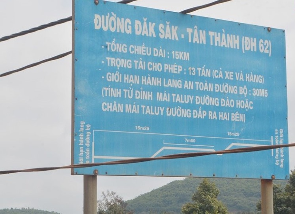 Xe tải né trạm cân, “mặc sức” hành tuyến tỉnh lộ gần 1000 ổ gà, ổ voi - 5 Xe tải né trạm cân, “mặc sức” hành tuyến tỉnh lộ gần 1000 ổ gà, ổ voi - 5