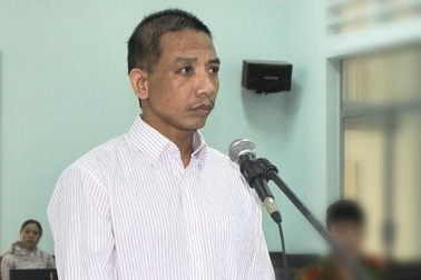 Gã làm thuê dâm ô, sát hại thiếu nữ bắt ốc… rồi nhét xuống cống