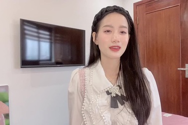 Các nữ sinh xinh đẹp gửi lời chúc Tết đến độc giả Dân trí