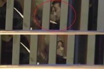 Triệu Vy phủ nhận thông tin ngoại tình sau khi lộ ảnh thân mật với người bạn khác giới