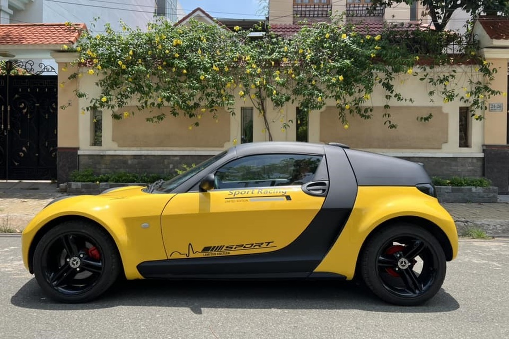 Gần 20 năm tuổi, Mercedes-Benz Smart Roadster có giá ngang xe hạng A - 3 Gần 20 năm tuổi, Mercedes-Benz Smart Roadster có giá ngang xe hạng A - 3