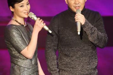 Thuỷ Linh cùng chồng song ca trên sân khấu